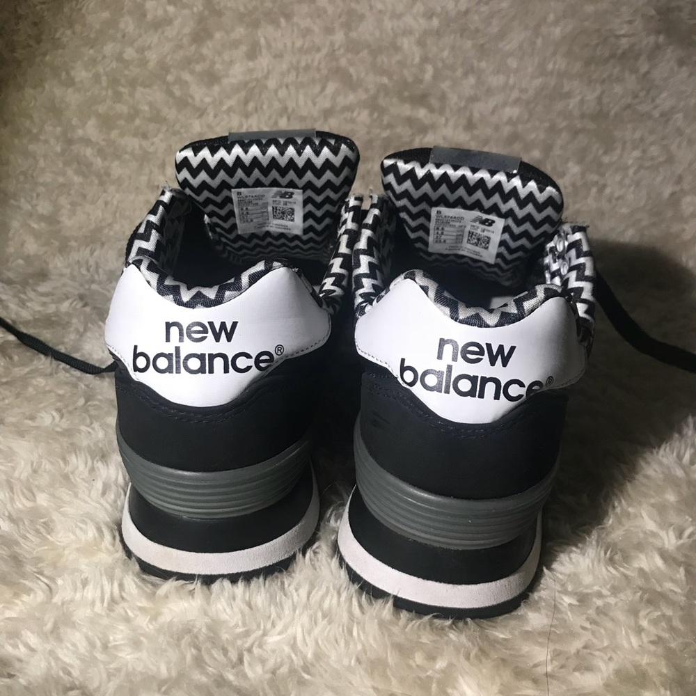 New Balance - Picture 3 of 7